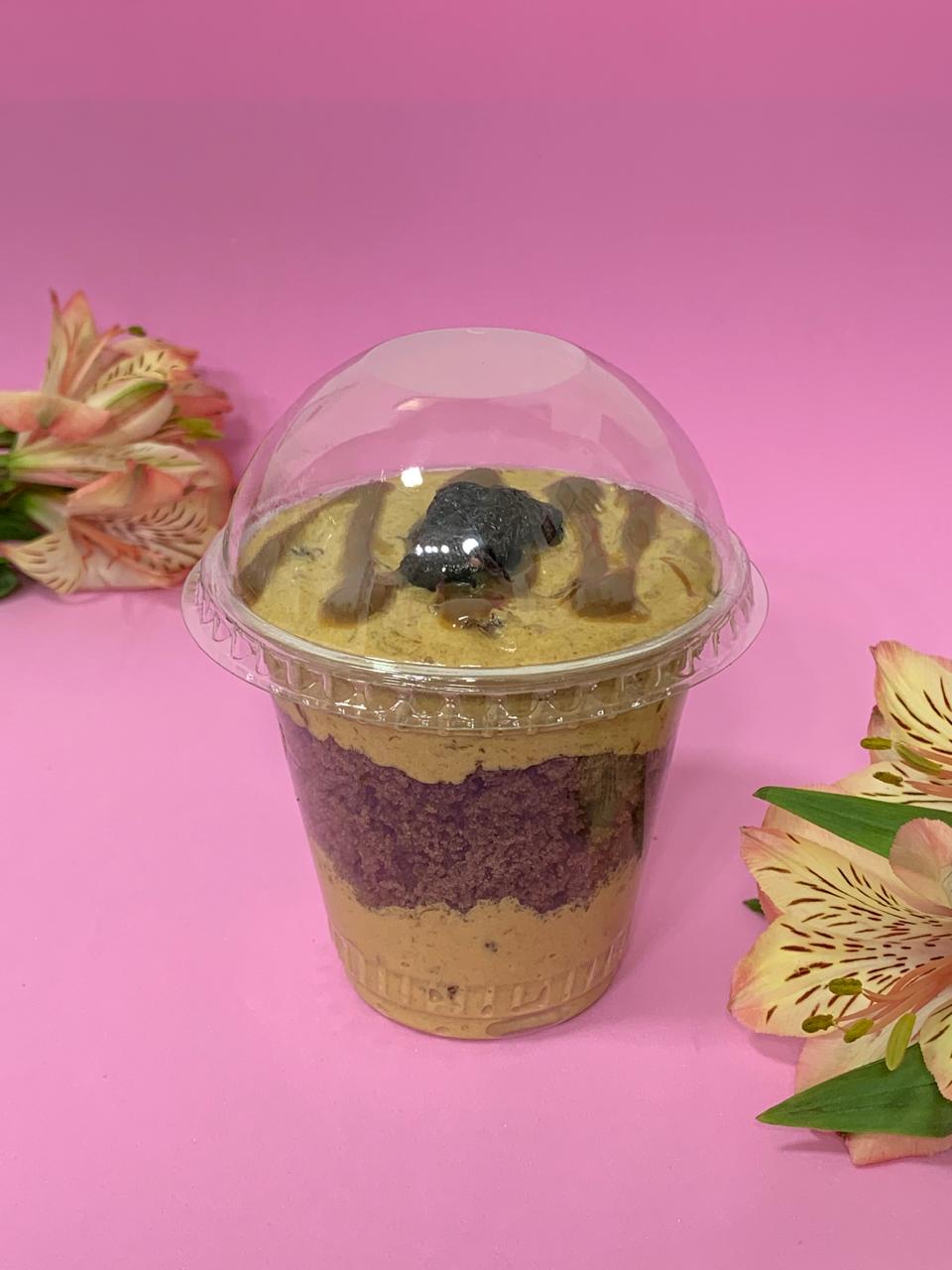 Mousse de doce de leite com ameixa